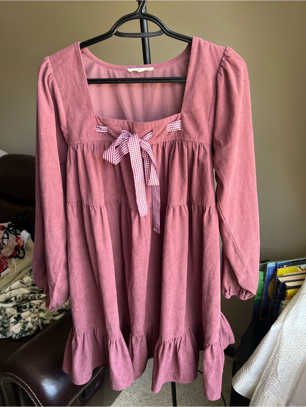 Easel dress size small